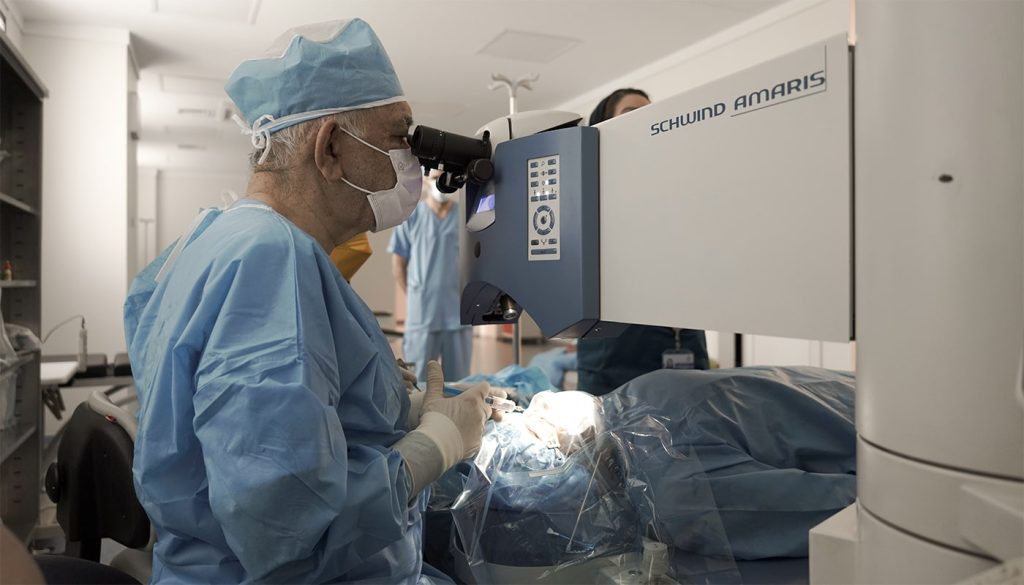 Professor Jabbarvand performing an advanced and safe keratopigmentation procedure using a femtosecond laser.